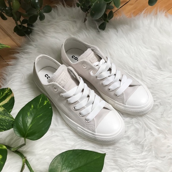 chuck taylor all star suede mono low top